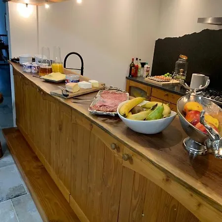 Valtin לינה וארוחת בוקר