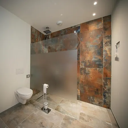 Valtin לינה וארוחת בוקר